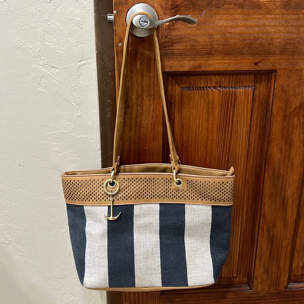 Tackle & Tides beach woman’s canvas blue striped nautical purse with brown strap
